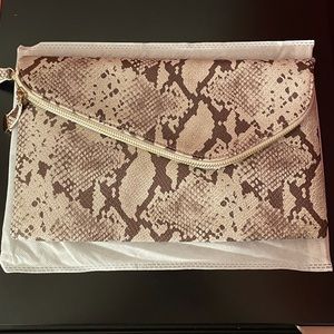 Urban Expressions Stella Crossbody/Clutch